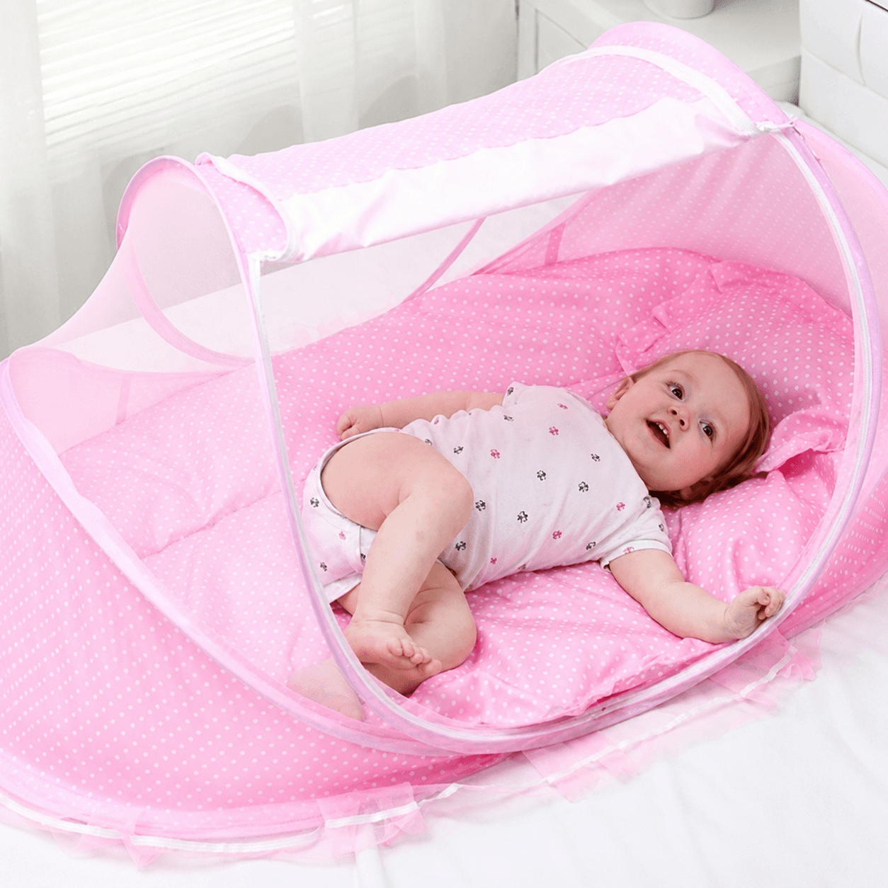 FOLDABLE BABY CRIB WITH MOSQUITO NET